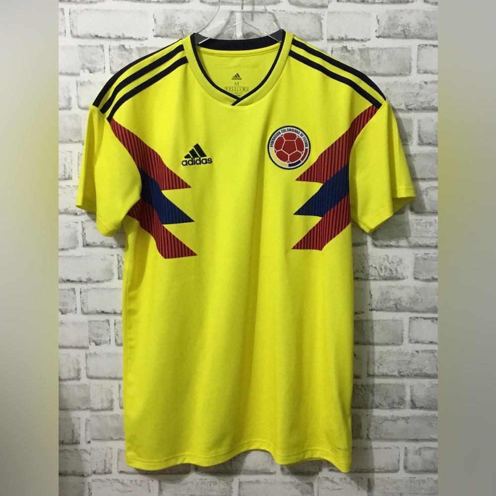 adidas Men’s Colombia National  Football Team World Cup Jersey Size M - M502